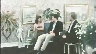 Немцы занимаются групповым сексом и девки сладко стонут